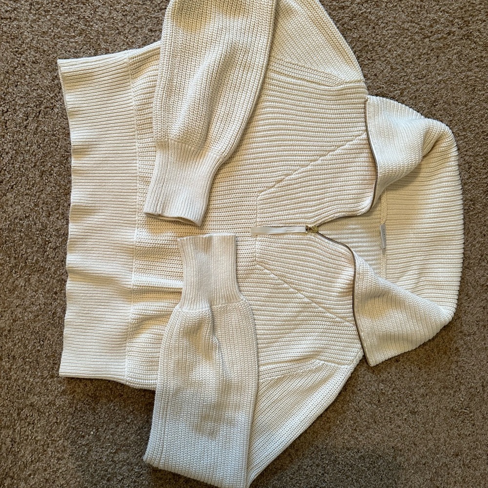 Varley half zip sweater never worn